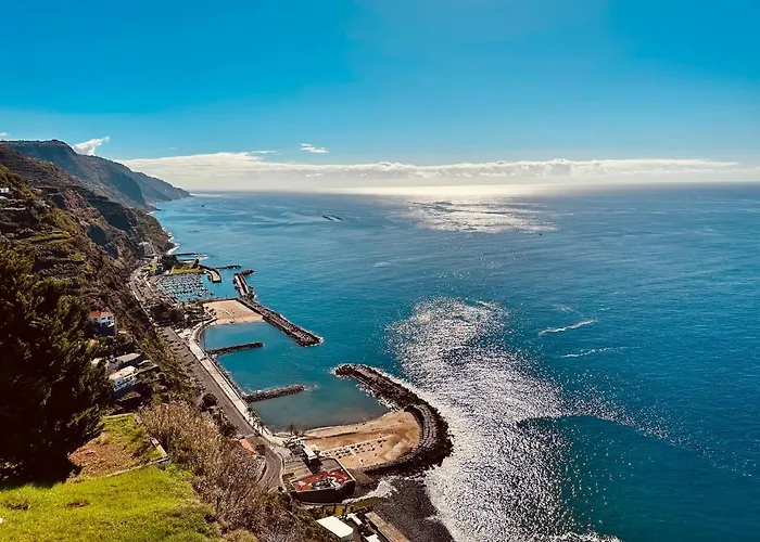 Typical House -madeira Group בית נופש