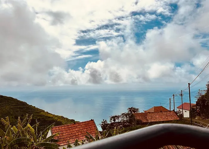 Typical House -madeira Group בית נופש *